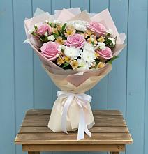 Букет цветов из:  Гвоздики, Орхидеи и Розы в Гражданском