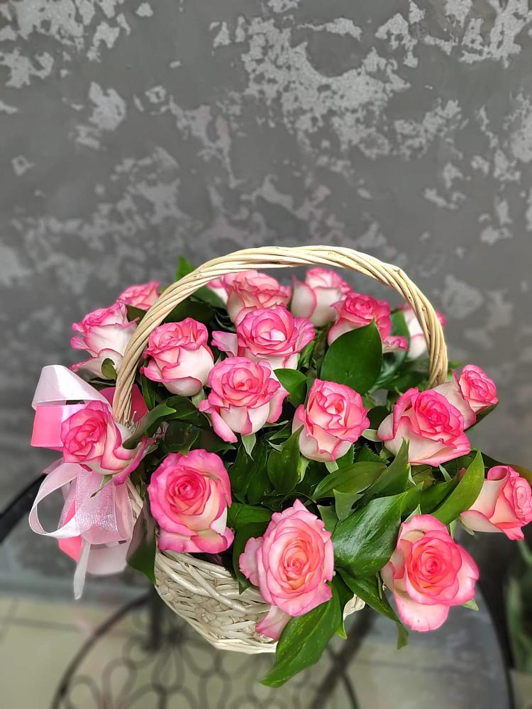 Цветочная композиция из Розы в корзине в Гражданском