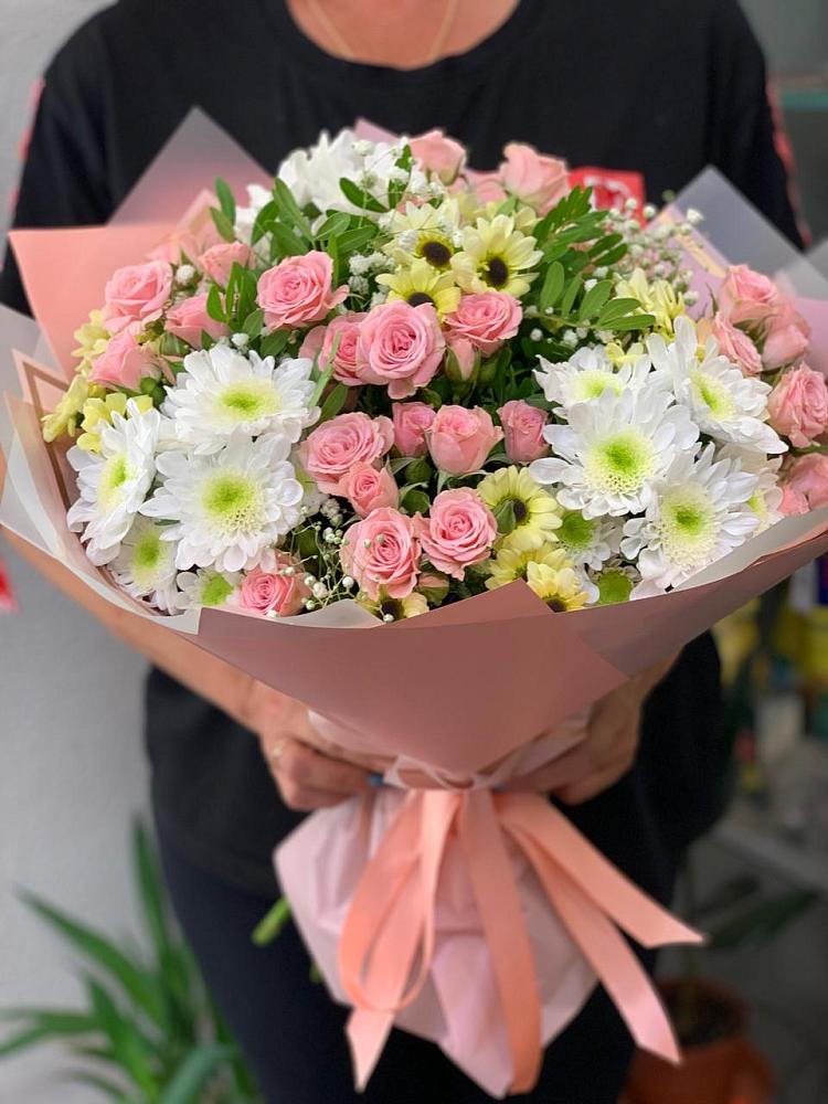Букет цветов из: Розы и Хризантемы в Гражданском