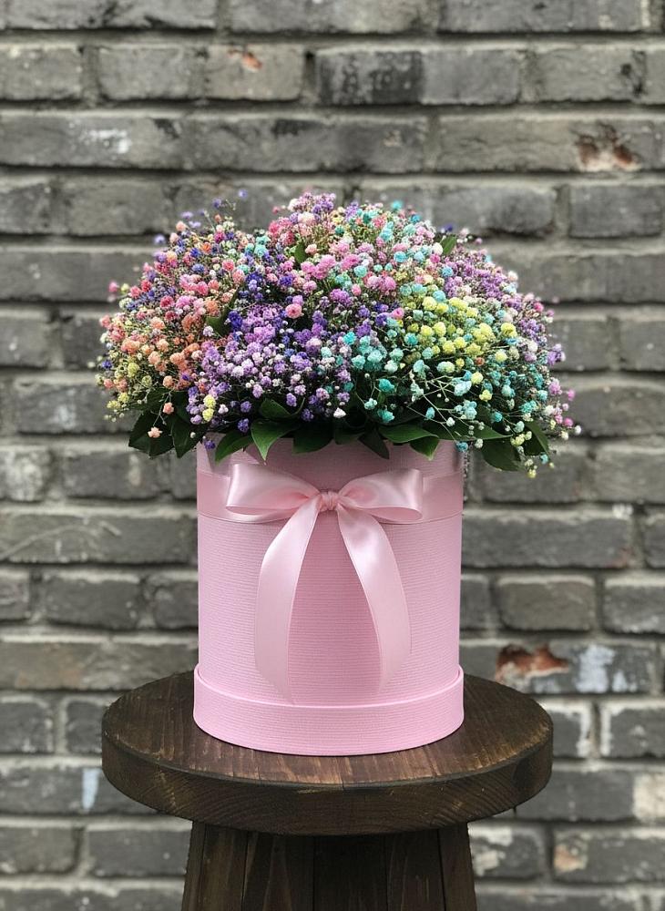 Цветочная композиция из Гипсофила и Розы в шляпной коробке в Гражданском