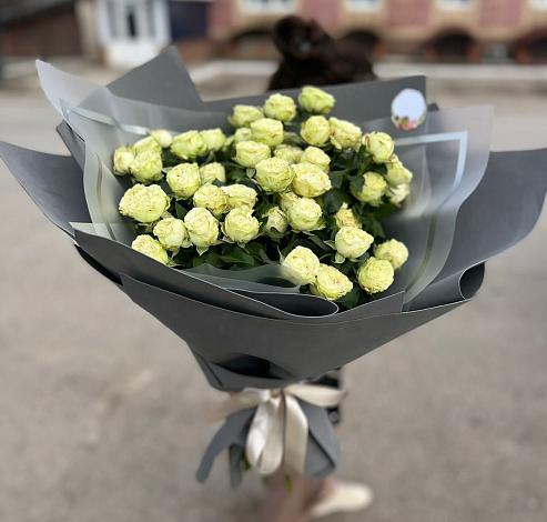 Букет Белые кустовые розы Солинеро в Гражданском