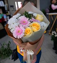 Букет цветов из:  Герберы, Розы и Хризантемы в Гражданском