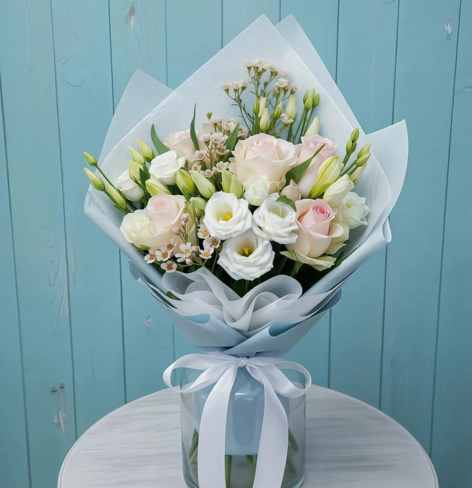 Букет цветов из: Розы и Лизиантусы в Гражданском