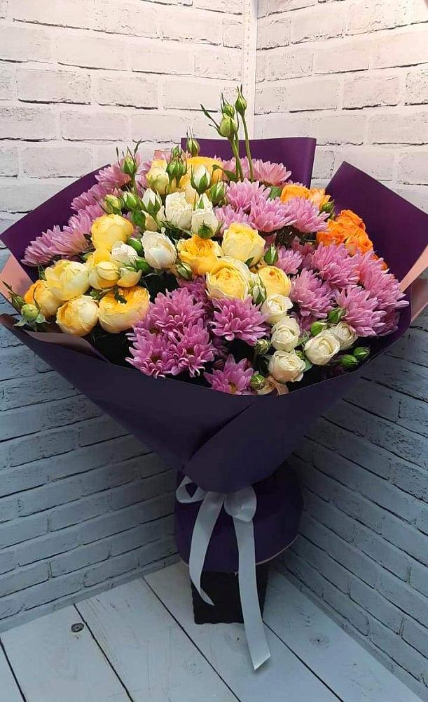 Букет цветов из: Хризантемы и Розы в Гражданском