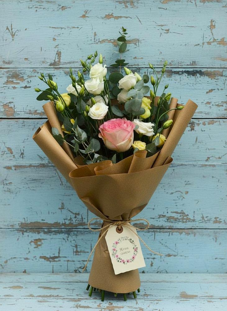 Букет цветов из: Розы и Лизиантусы в Гражданском