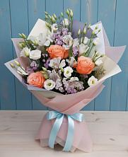 Букет цветов из:  Лизиантусы, Розы, Альстромерии и Гипсофила в Гражданском