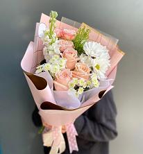 Букет цветов из:  Хризантемы и Розы в Гражданском