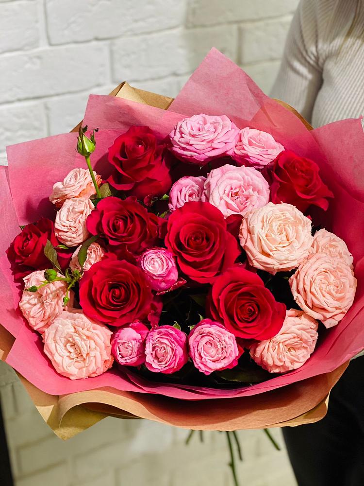 Букет цветов из: Розы в Гражданском