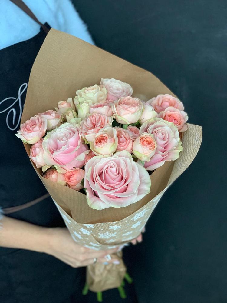 Букет цветов из: Хризантемы и Розы в Гражданском