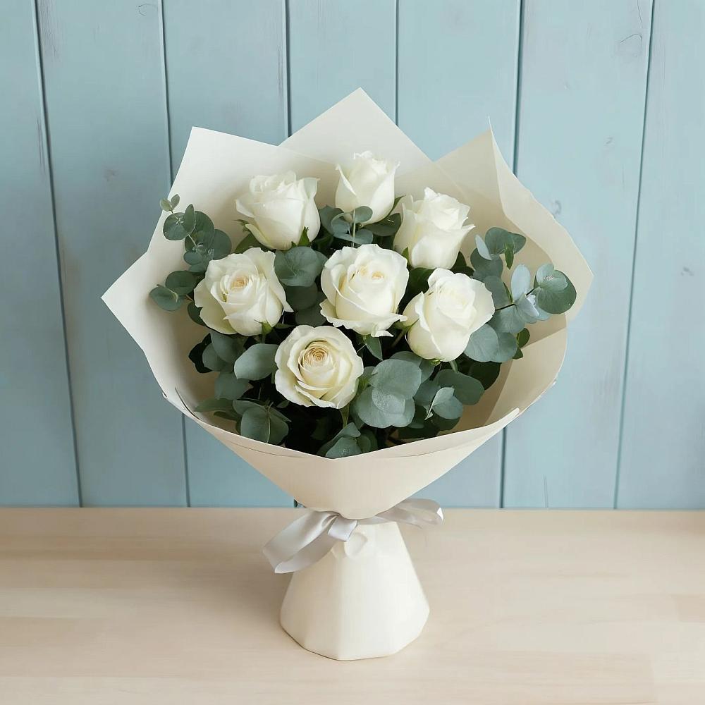 Букет Белые розы в Эвкалипте в Гражданском