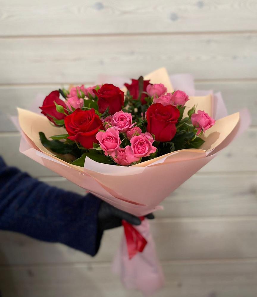 Букет цветов из: Розы в Гражданском