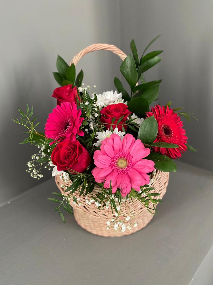 Цветочная композиция из Розы, Хризантемы и Герберы в корзине в Гражданском