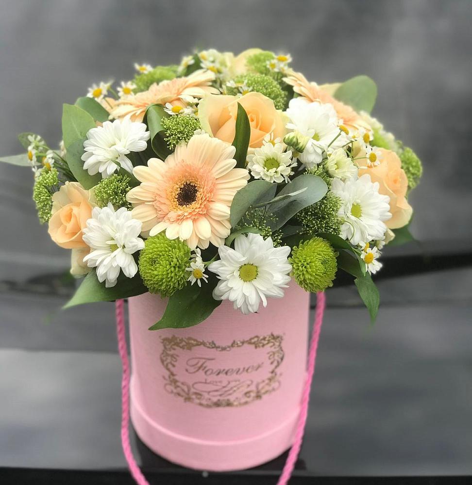 Цветочная композиция из Розы, Герберы и Хризантемы в шляпной коробке в Гражданском