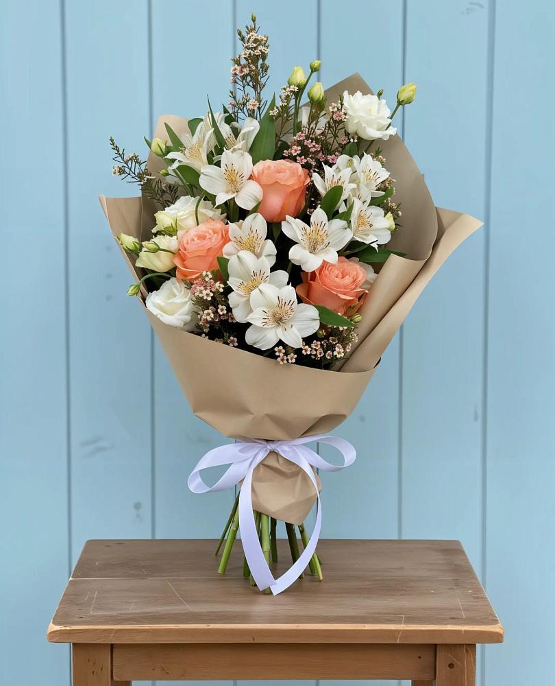 Букет цветов из: Альстромерии, Лизиантусы, Розы и Хризантемы в Гражданском