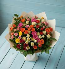 Букет Микс из разноцветных кустовых роз в Гражданском